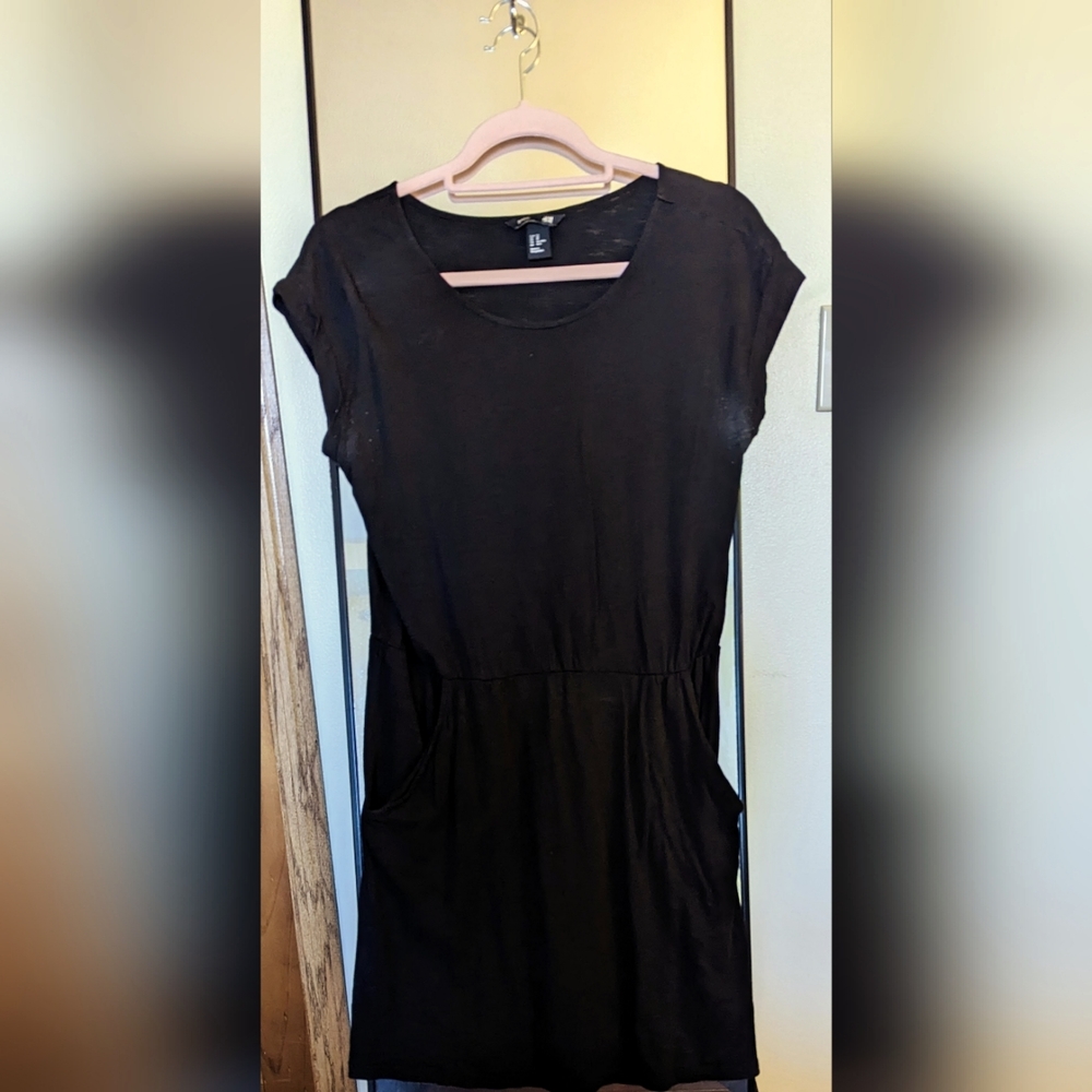 H&M black short sleeve cotton dress with pockets (XS)